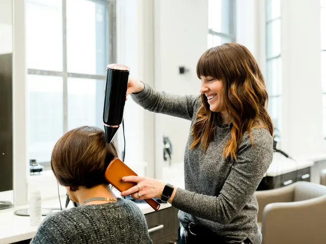 Salon professional at work